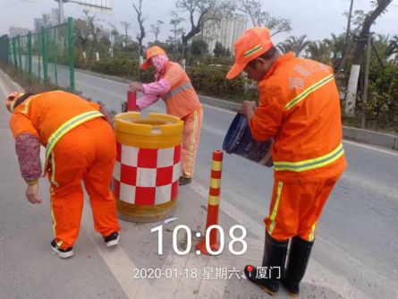 道路養(yǎng)護(hù)不放松 平安春運(yùn)有保障